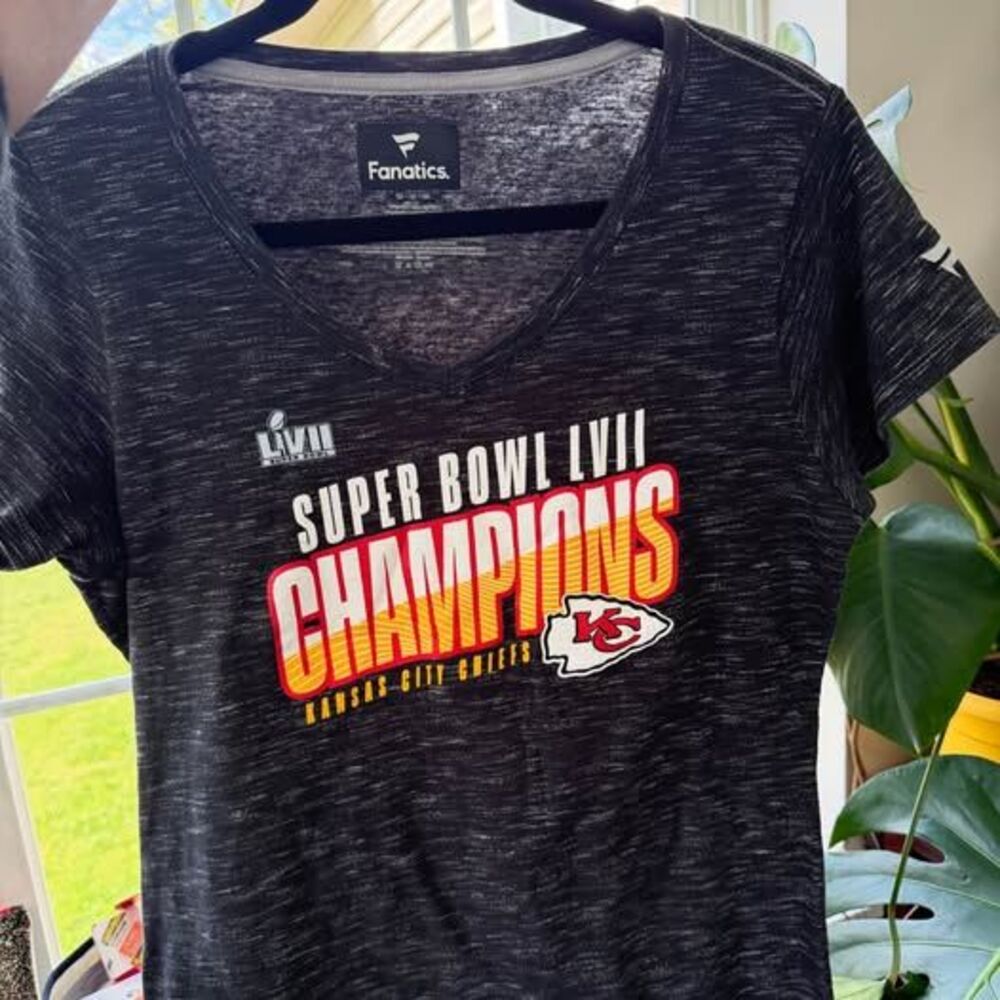 Kansas City Chiefs Super Bowl LVII Champions Tee Women’s Medium Fanatics